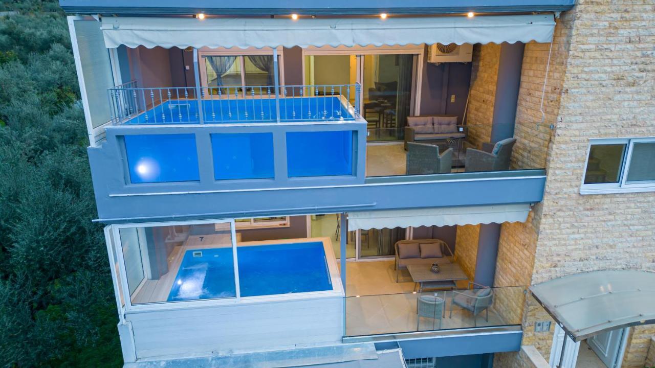 Grand Suites With Private Pools Kalamáta Buitenkant foto