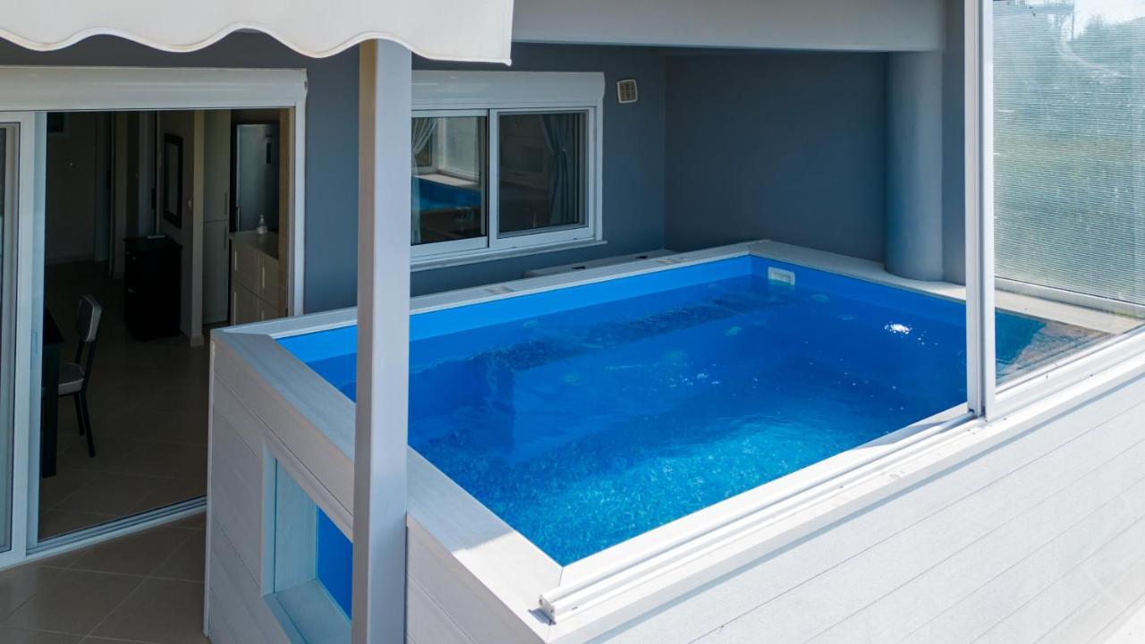 Grand Suites With Private Pools Kalamáta Buitenkant foto