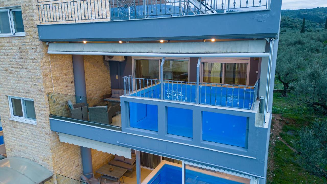 Grand Suites With Private Pools Kalamáta Buitenkant foto