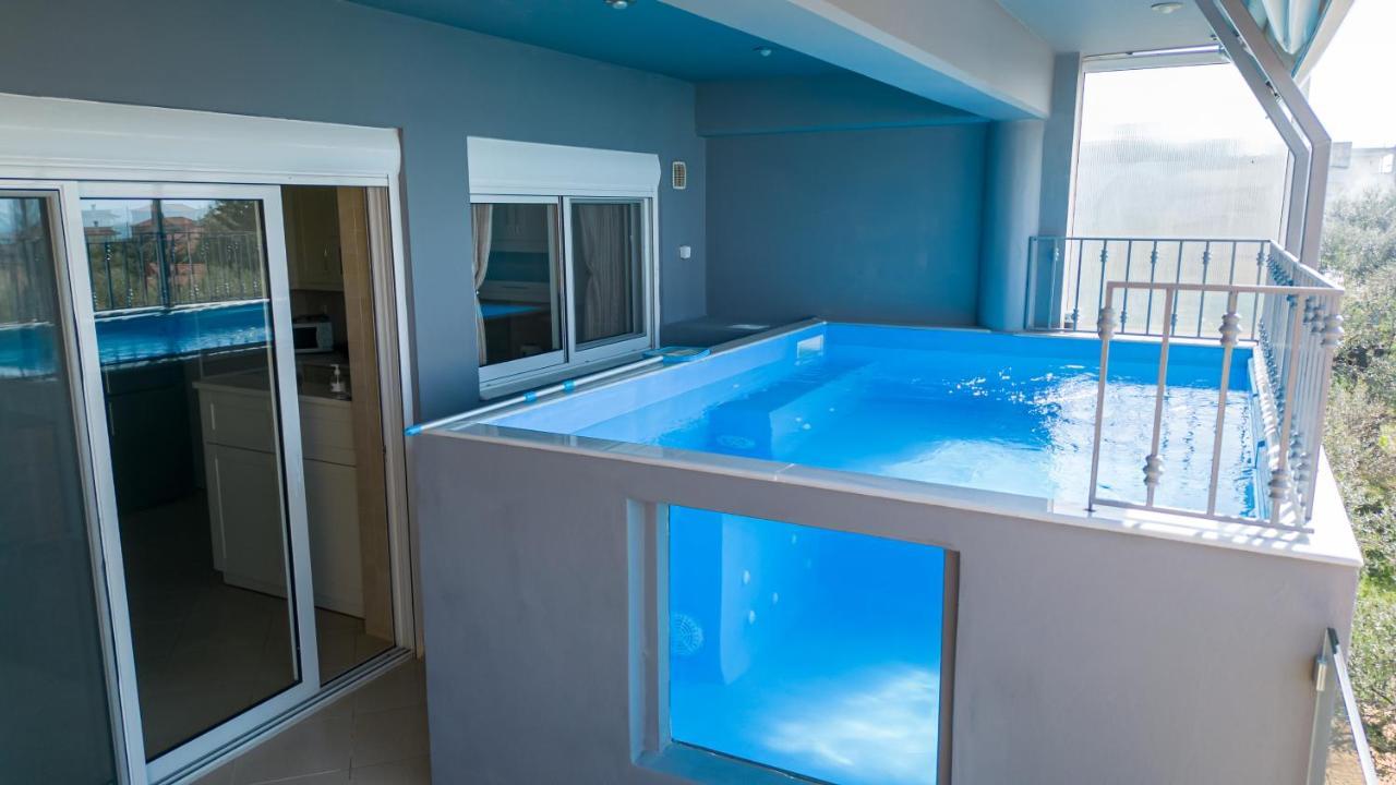 Grand Suites With Private Pools Kalamáta Buitenkant foto