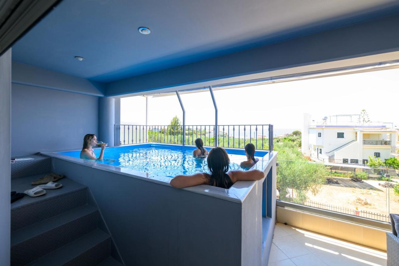 Grand Suites With Private Pools Kalamáta Buitenkant foto