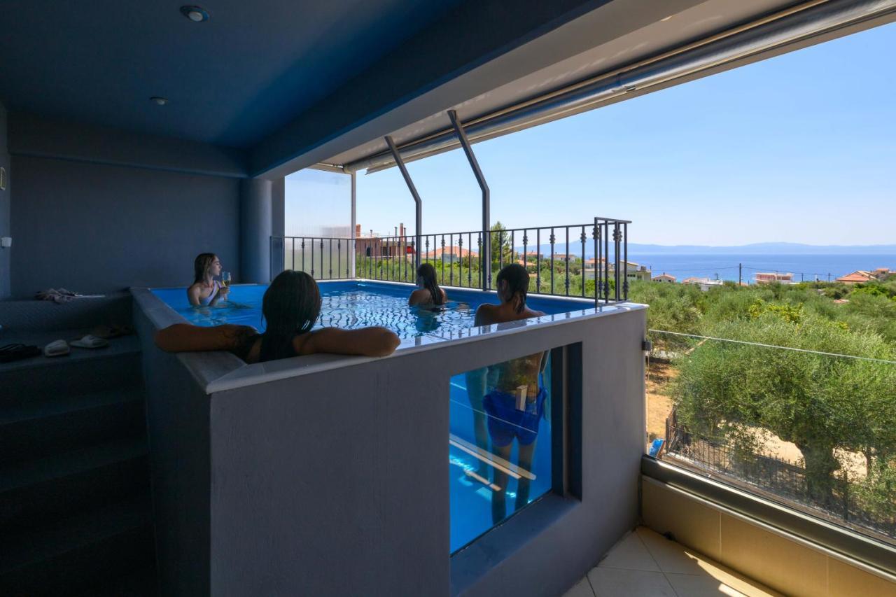 Grand Suites With Private Pools Kalamáta Buitenkant foto