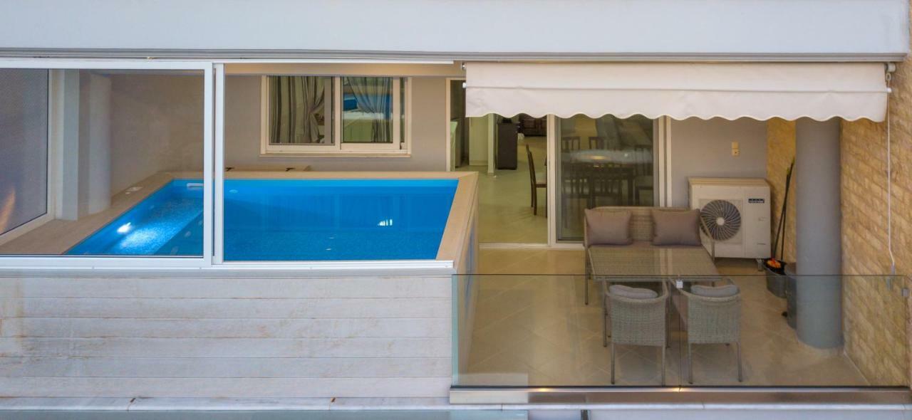 Grand Suites With Private Pools Kalamáta Buitenkant foto